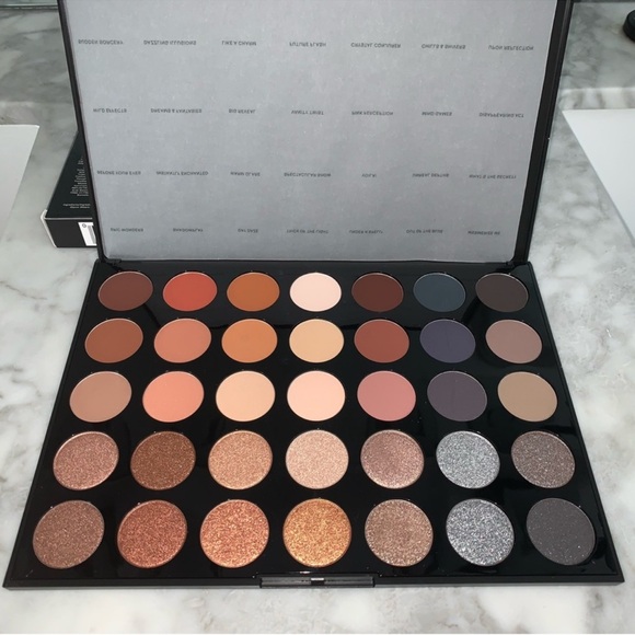 🎨🎉 MORPHE 35MI Magic Mirror Artistry
Palette New Essential artistry curation - Picture 8 of 13